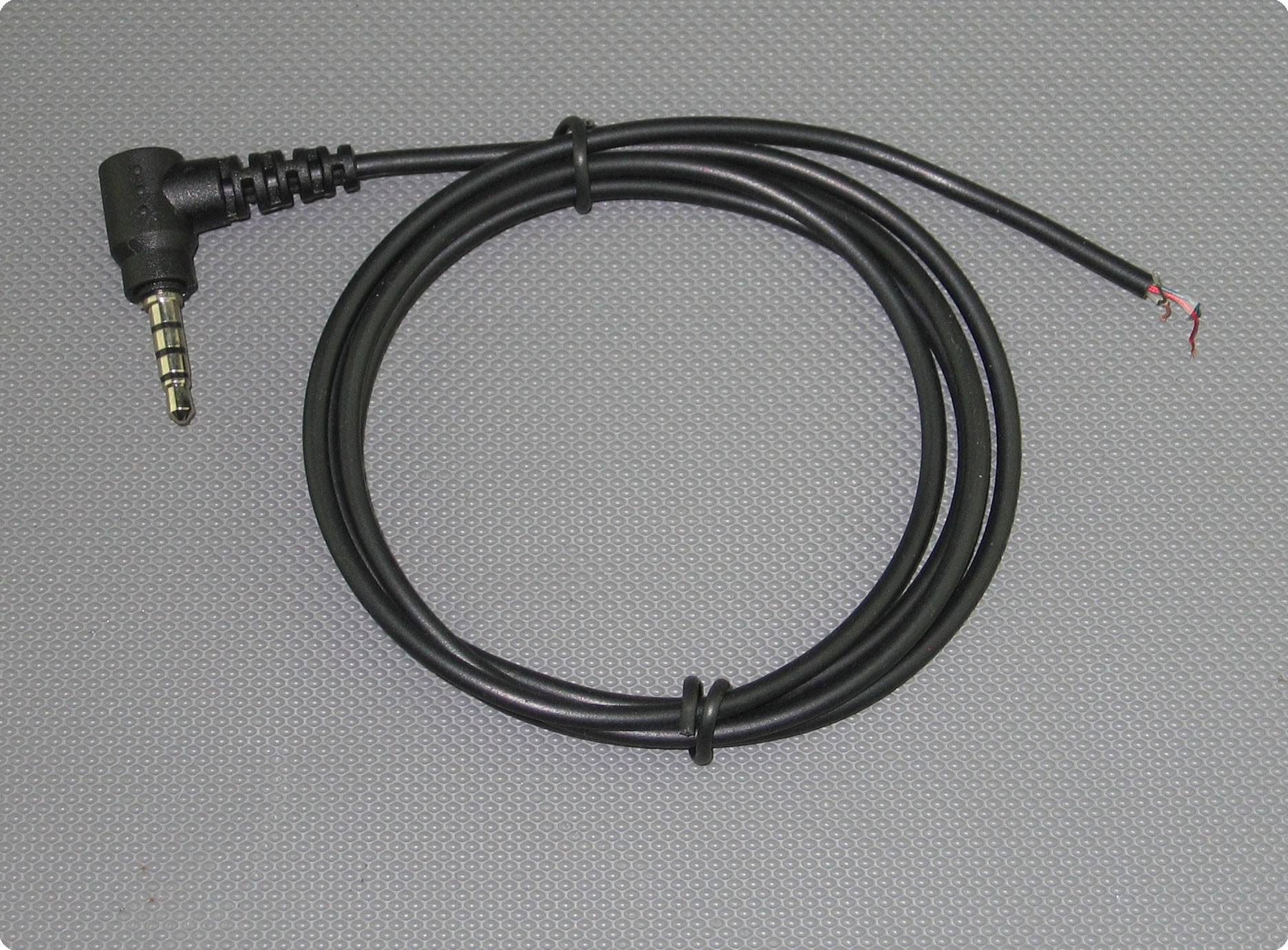 Cable de 3,5 [mm] conector Yaesu de 4 polos a 90° [2,6] mm Diámetro 100 [cm] Longitud