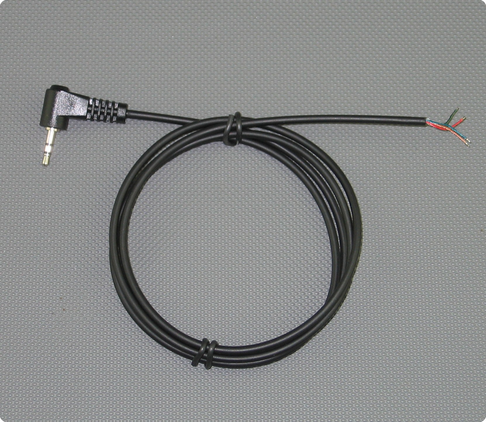 Cable de 2,5 [mm] jack estéreo de 90° de 2,6 [mm] de diámetro 100 [cm] de longitud