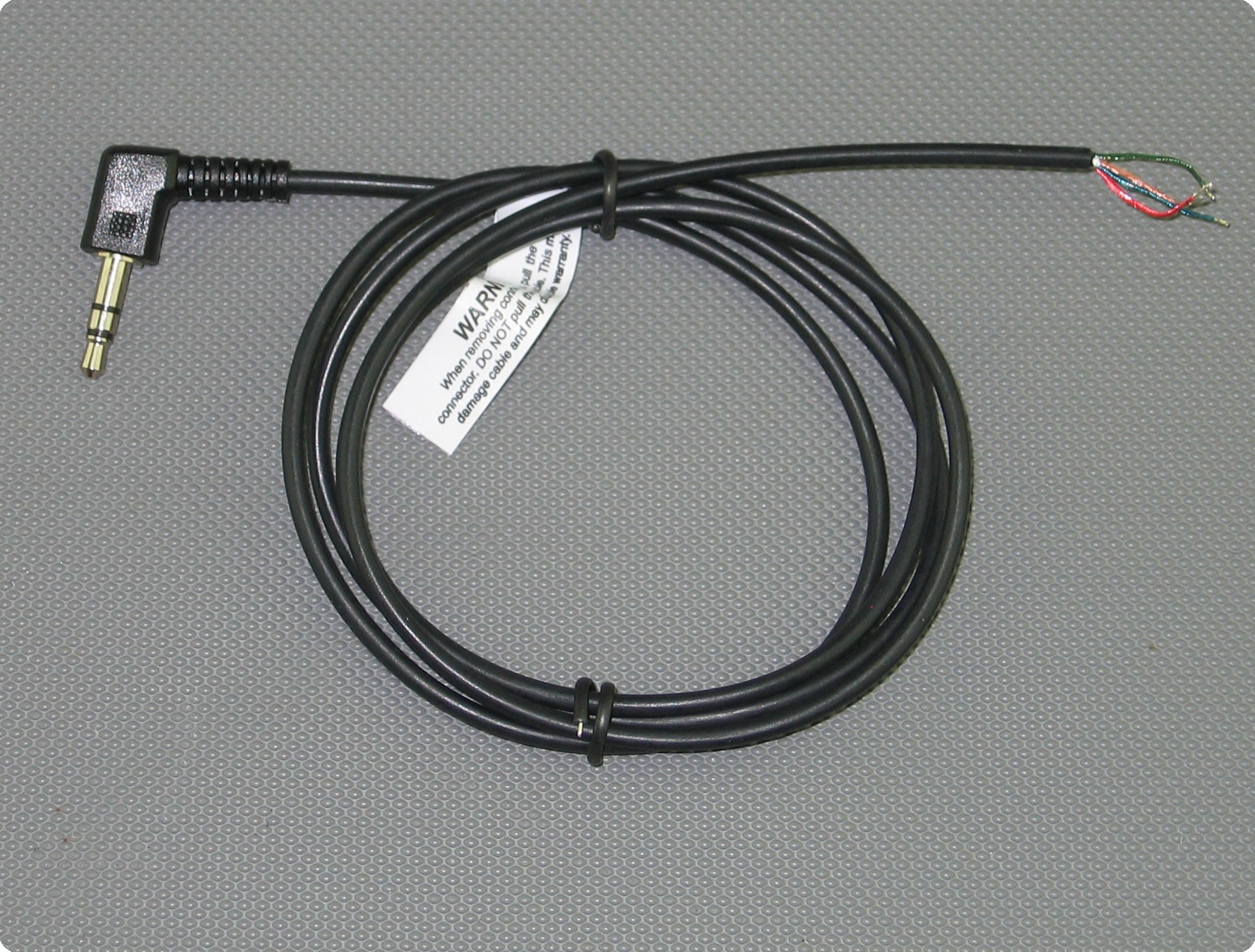 Cable de 3,5 [mm] jack estéreo de 90° de 2,6 [mm] de diámetro y 100 [cm] de longitud