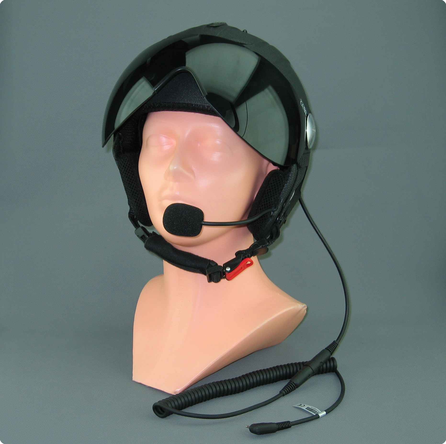 Servicio de instalación de auriculares en el casco deportivo de aviación Icaro® Fly™
